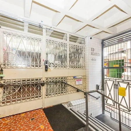 Flat 300 Metros Da Santa Casa Apartment